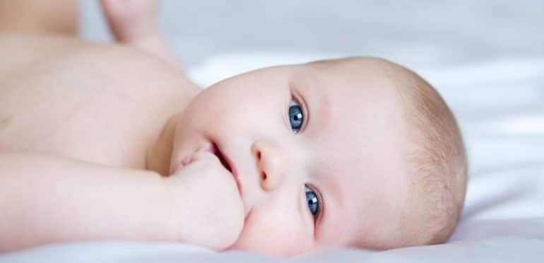 O banho do bebé: momento de ternura