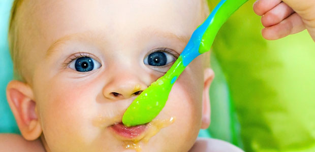 O que os pais devem saber sobre a alimentação dos 6 aos 12 meses