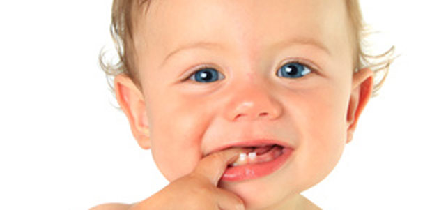 Aliviar o desconforto do nascimento dos primeiros dentes