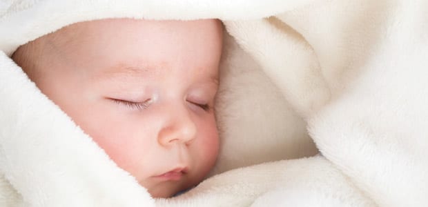 Treino do sono nos bebés: novo estudo sugere que não é prejudicial