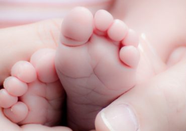 5 Sugestões para ajudar o bebé com cólicas e gases