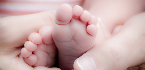 5 Sugestões para ajudar o bebé com cólicas e gases