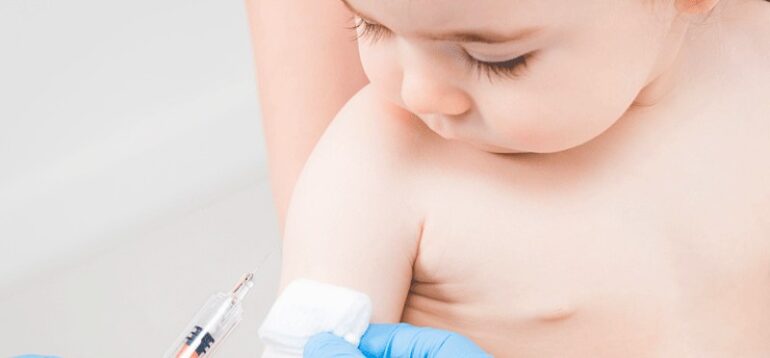 Estados Unidos recomendam vacinas contra Covid-19 para bebés a partir dos 6 meses