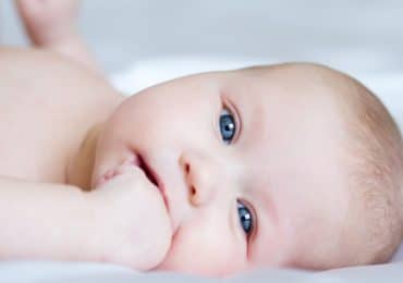 4 problemas comuns na pele do bebé e como os resolver