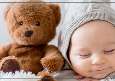 Porque sorriem os bebés a dormir?