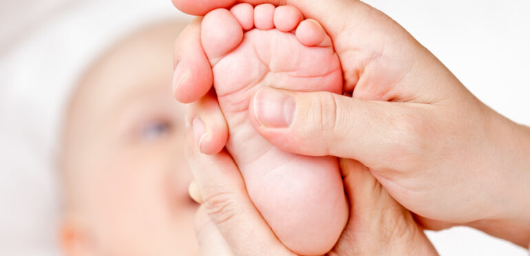Nasceu primeiro bebé europeu concebido por duas mães