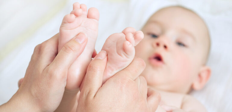 Bebés expostos a Covid-19 no útero têm maior risco de sofrer atrasos no desenvolvimento