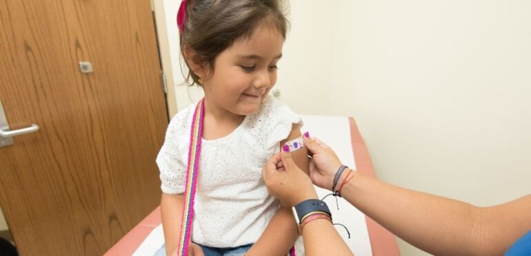 Vacinação de crianças pode ser a única resposta à variante Delta
