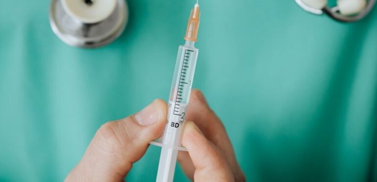 Reino Unido: 88% dos pais querem vacinar as crianças contra a Covid-19