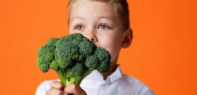 Os seus filhos não gostam de brócolos? Há uma razão científica  para isso acontecer