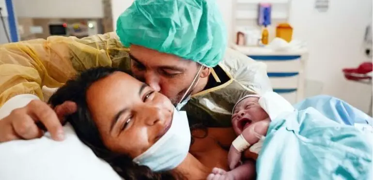 Sara Matos e Pedro Teixeira dão as boas-vindas ao bebé Manuel