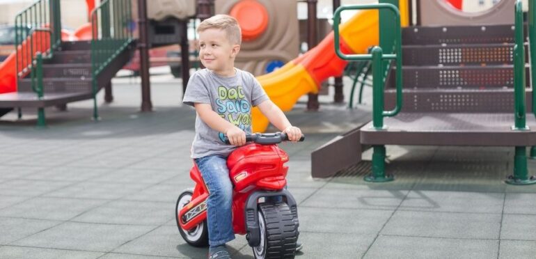 Parques infantis na Alemanha dão prioridade ao risco e não à segurança