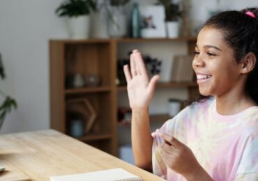 Escolas escocesas usam tecnologia de reconhecimento facial para verificar se alunos pagam refeições