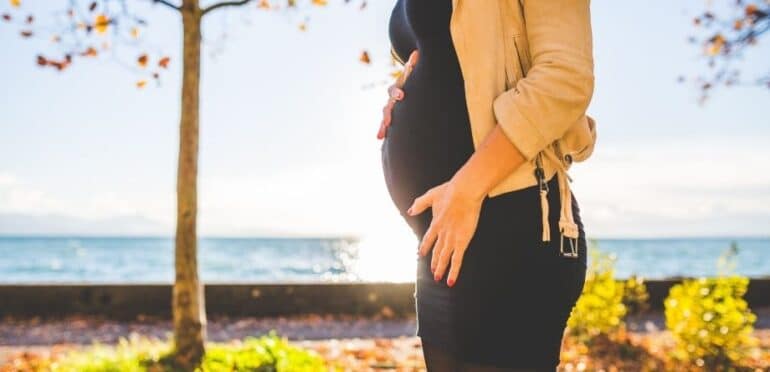Consumo de canábis durante a gravidez pode resultar em ansiedade e hiperatividade nas crianças