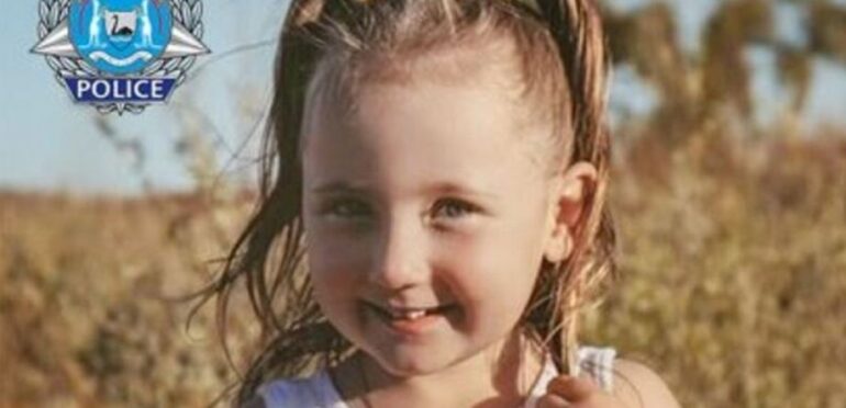 Menina australiana resgatada com vida depois de duas semanas desaparecida