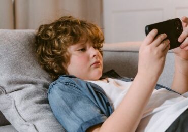 Cidade irlandesa bane smartphones para crianças
