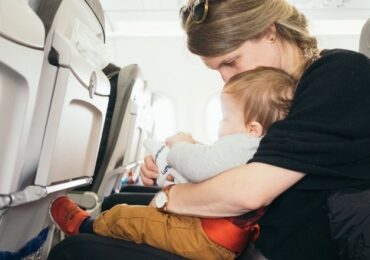 Viajar com bebés de avião… Sim, não? Tudo o que precisa de saber
