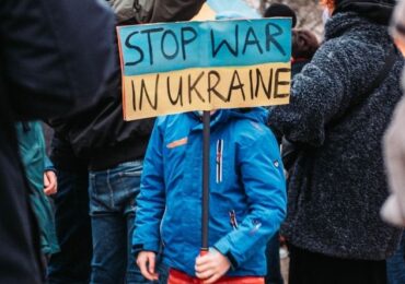 Milhares de crianças ucranianas institucionalizadas estão a ser levadas para a Rússia