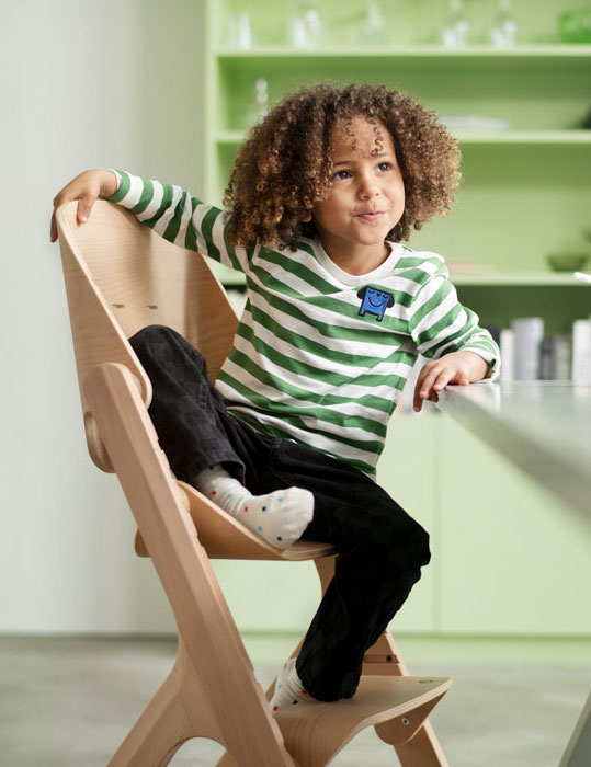 MC2719_2022_maxicosi_Home_Nesta_Lifestyle_Home_Toddlersittingatt