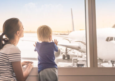 Viajar com um bebé pela primeira vez: conselhos práticos