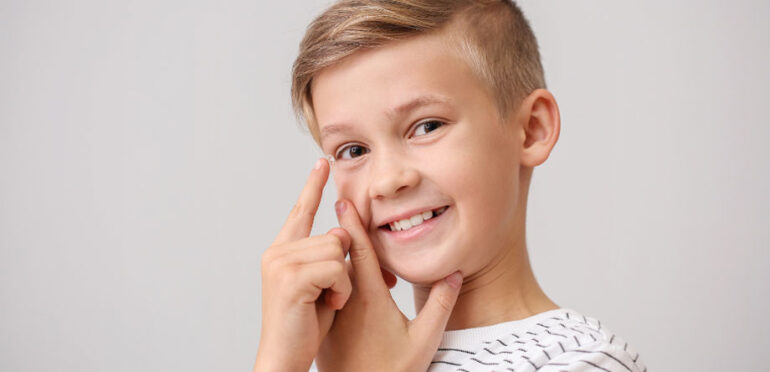 As crianças podem usar lentes de contacto?